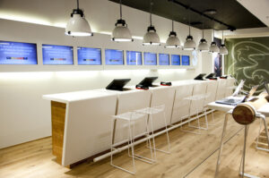 thiết kế thi công showroom điện thoại