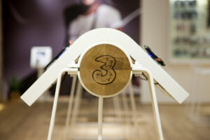 thiết kế thi công showroom điện thoại