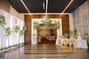 Thiết kế khu vực sảnh tiệc tổ chức đám cưới cần rộng rãi, sang trọng, tiện nghi