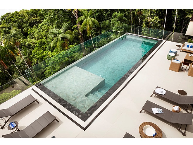 các mẫu thiết kế sân thượng đẹp không thể không kể đến việc kết hợp thêm hồ bơi