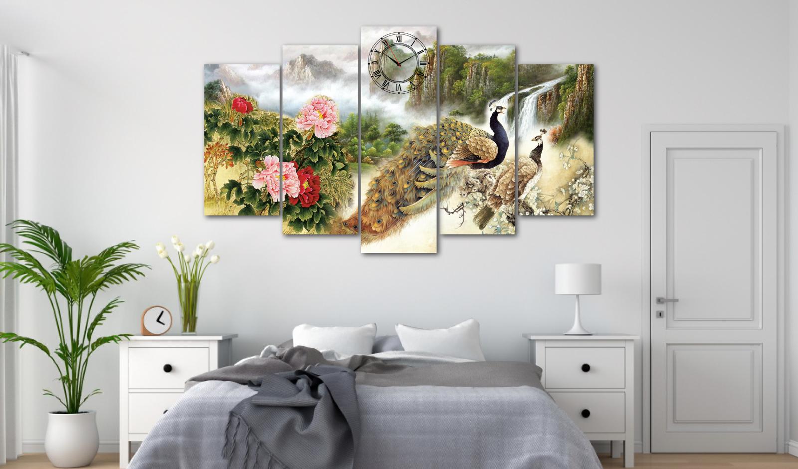 Trang trí phòng ngủ hai vợ chồng với những bức tranh phong cảnh sinh động